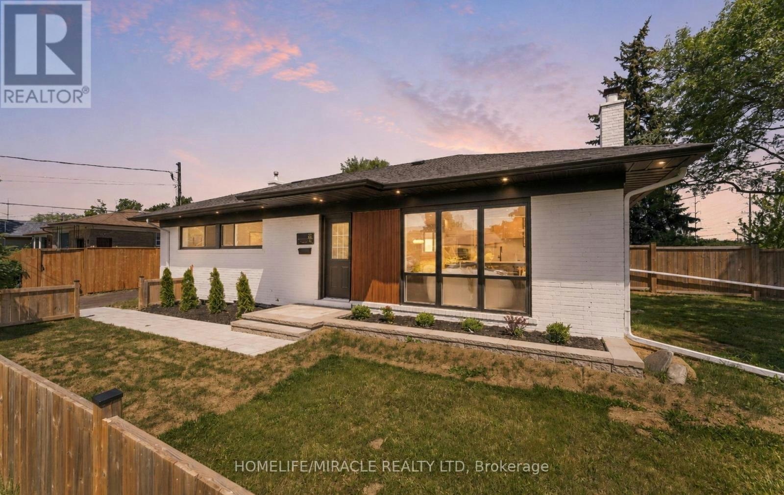 22 Arnprior Road, Toronto, ON, M1K 5A6