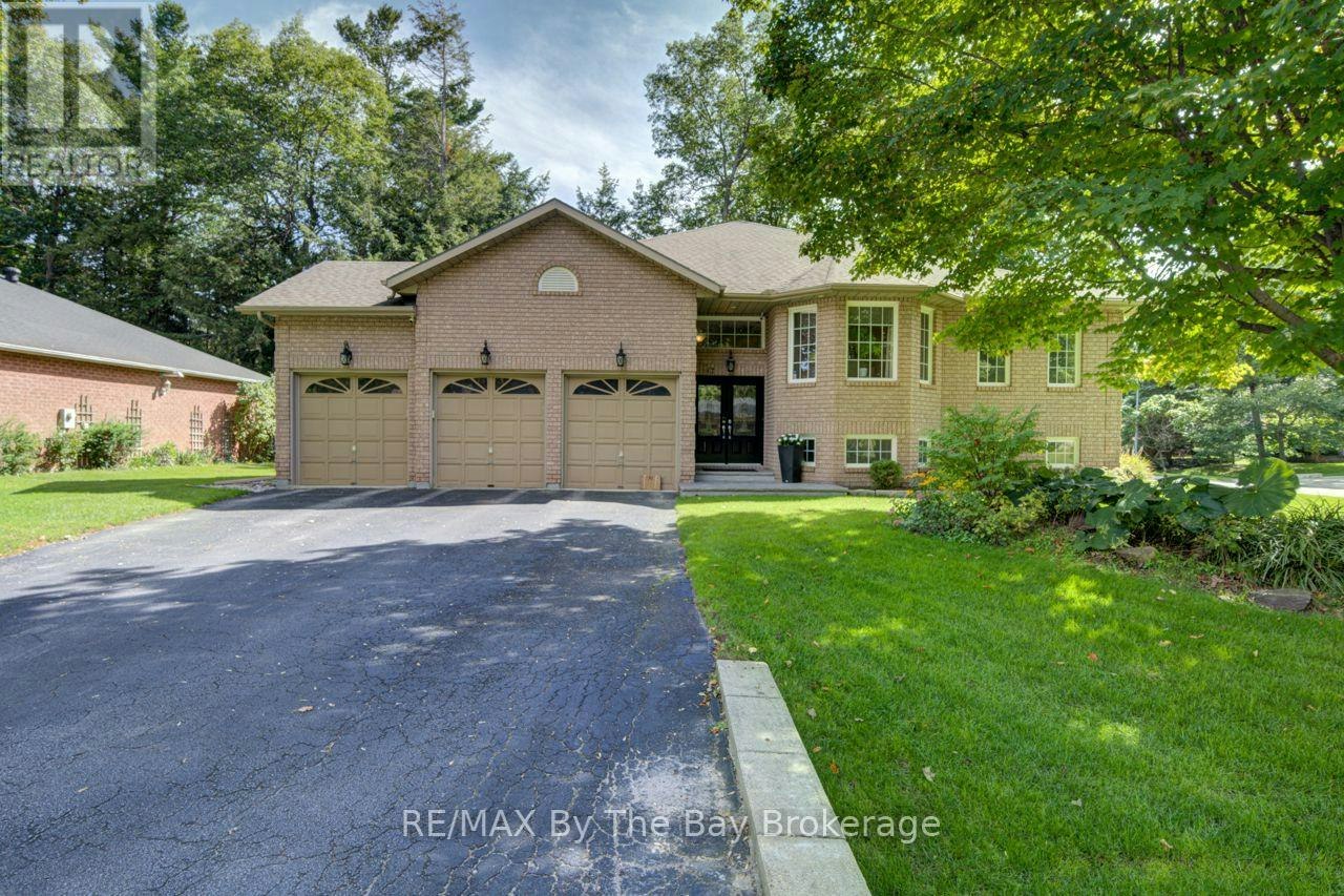 17 Downer Crescent, Wasaga Beach, ON, L9Z 1C2