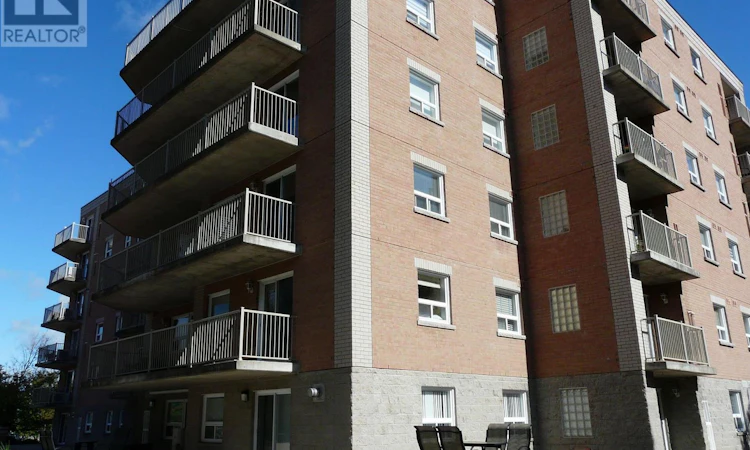 108-320 Centrum Boulevard
