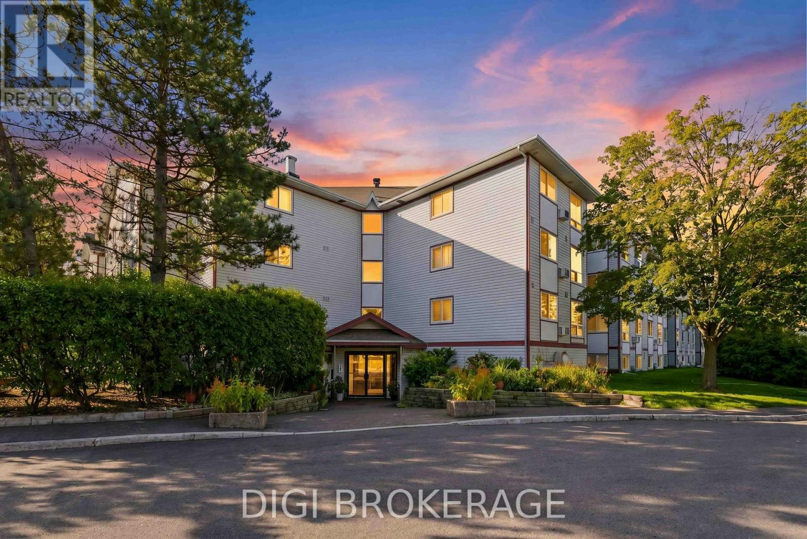 302-318 Lorry Greenberg Drive, Ottawa, ON, K1T 2R5