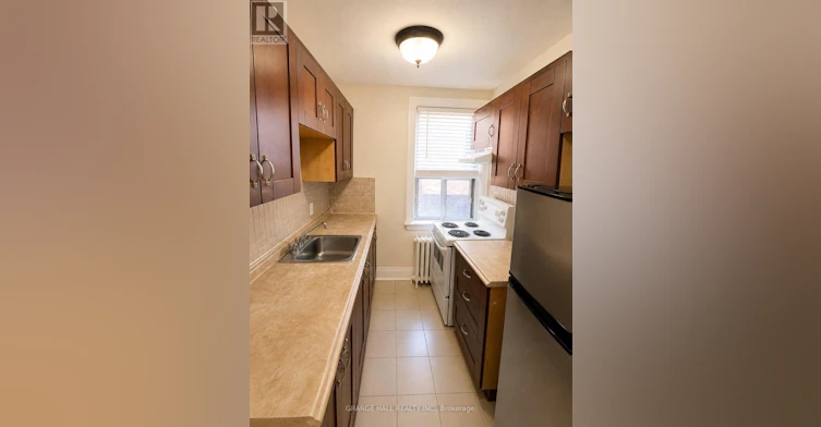 22-229 Vaughan Road, Toronto, ON, M6C 2S5 - 4