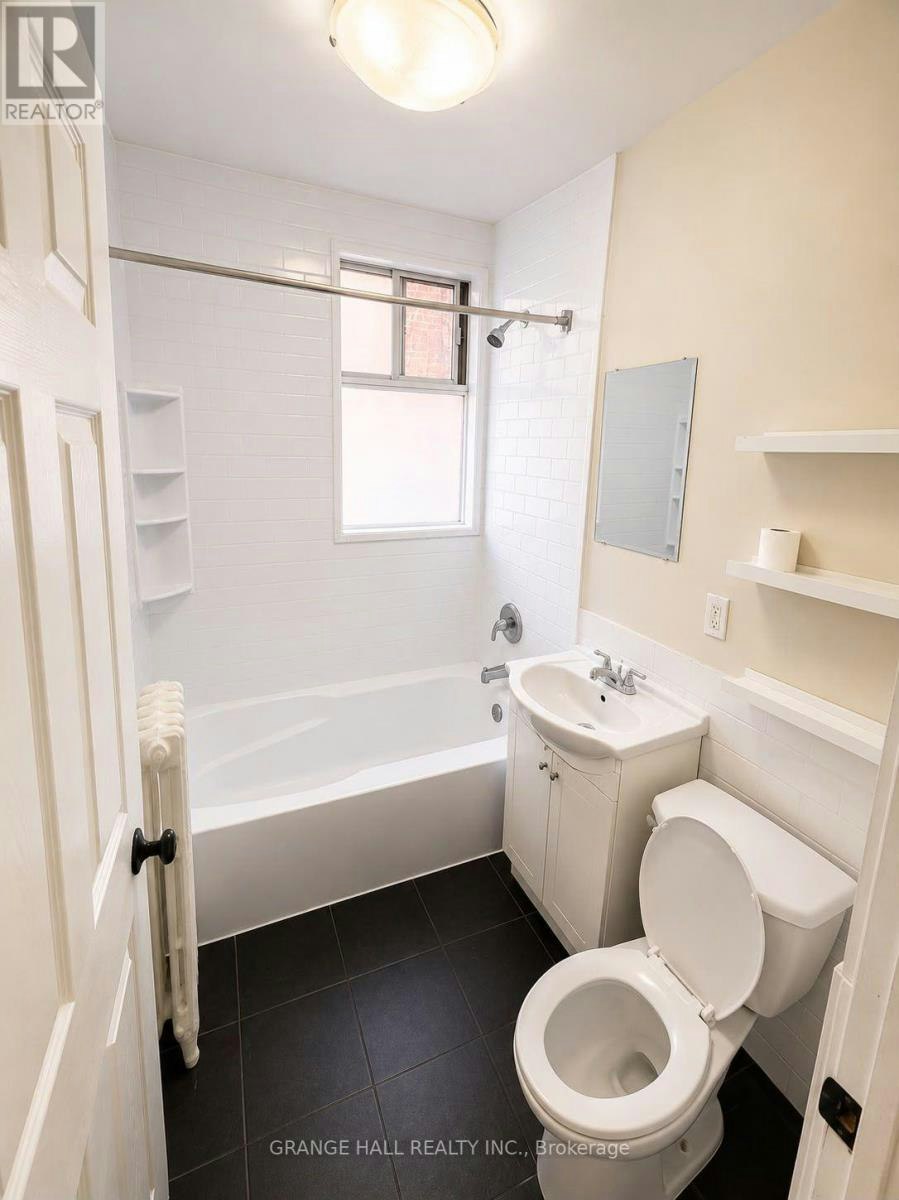 22-229 Vaughan Road, Toronto, ON, M6C 2S5 - 7