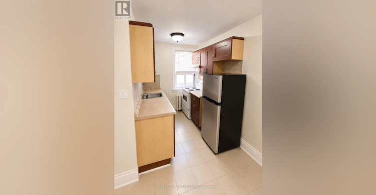 22-229 Vaughan Road, Toronto, ON, M6C 2S5 - 3