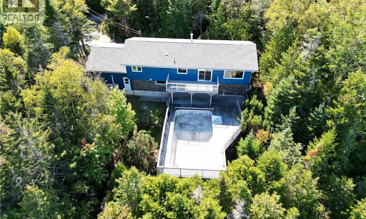 6 Cardinal Lane