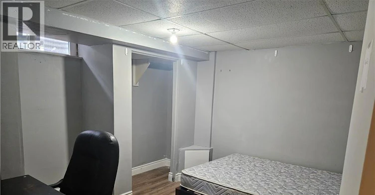 Room 6-409 Castlegrove Place, London, ON, N6G 1L1 - 2