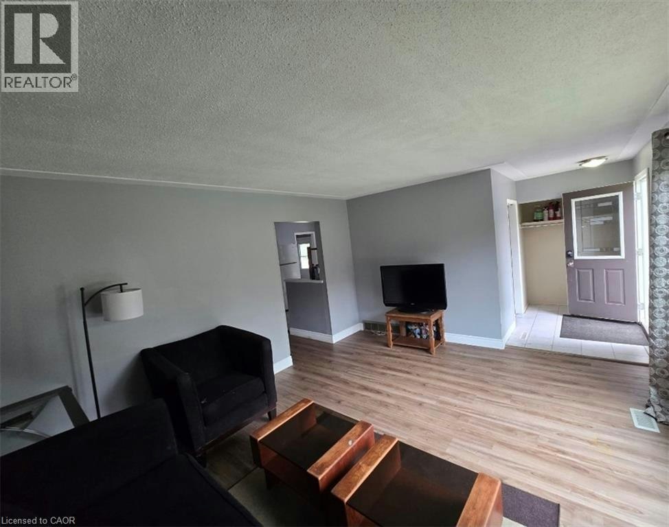 Room 5-409 Castlegrove Place, London, ON, N6G 1L1 - 4