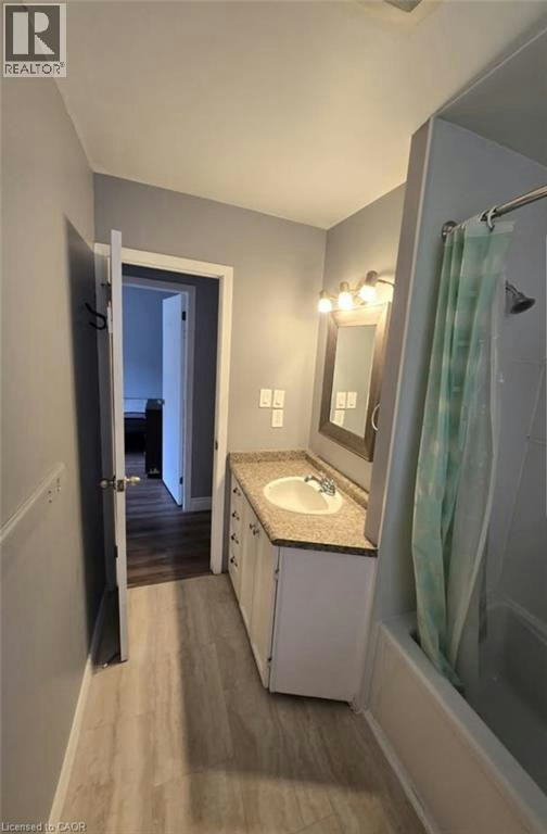 Room 2-409 Castlegrove Place, London, ON, N6G 1L1 - 11