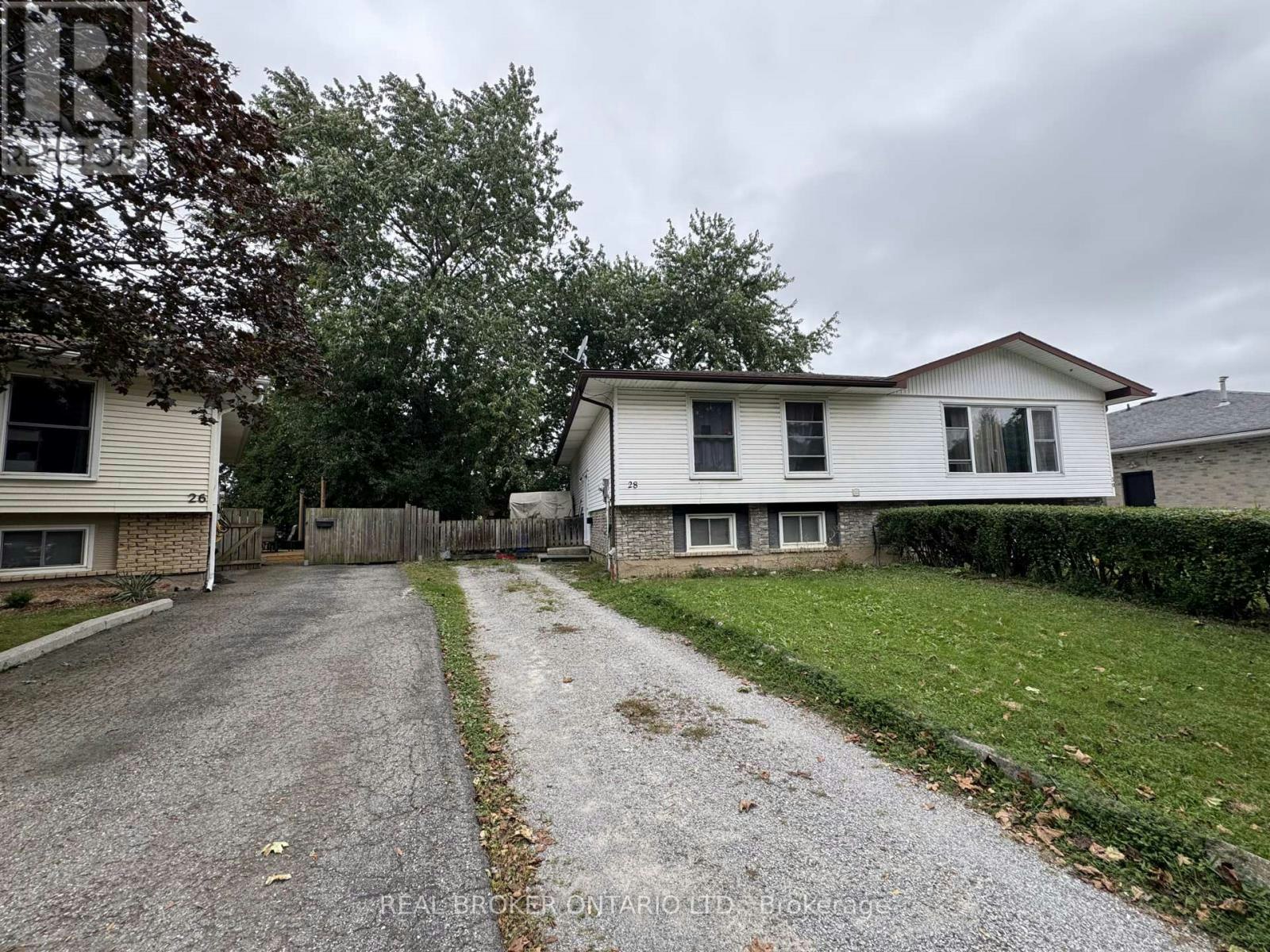 28 Tara Crescent, Thorold, ON, L2V 4M1 - 2