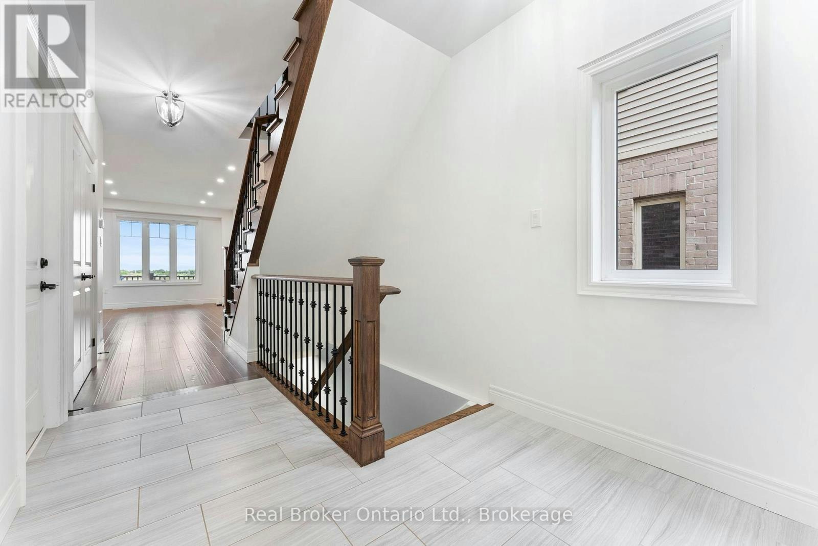 86 Dunrobin Lane, Grimsby, ON, L3M 0H4 - 4