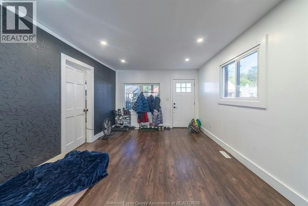 1354 Mckay Avenue, Windsor, ON, N9B 2B2 - 8