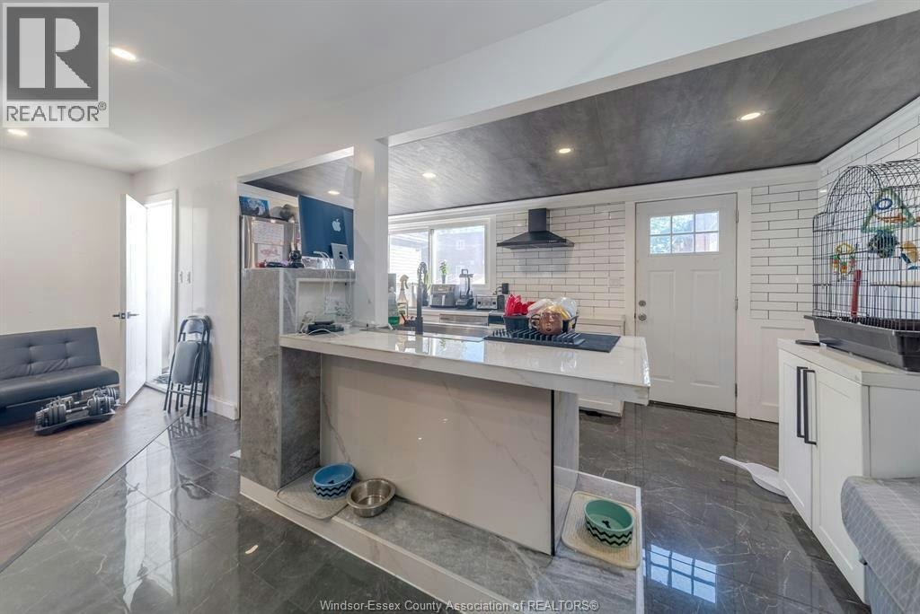 1354 Mckay Avenue, Windsor, ON, N9B 2B2 - 11
