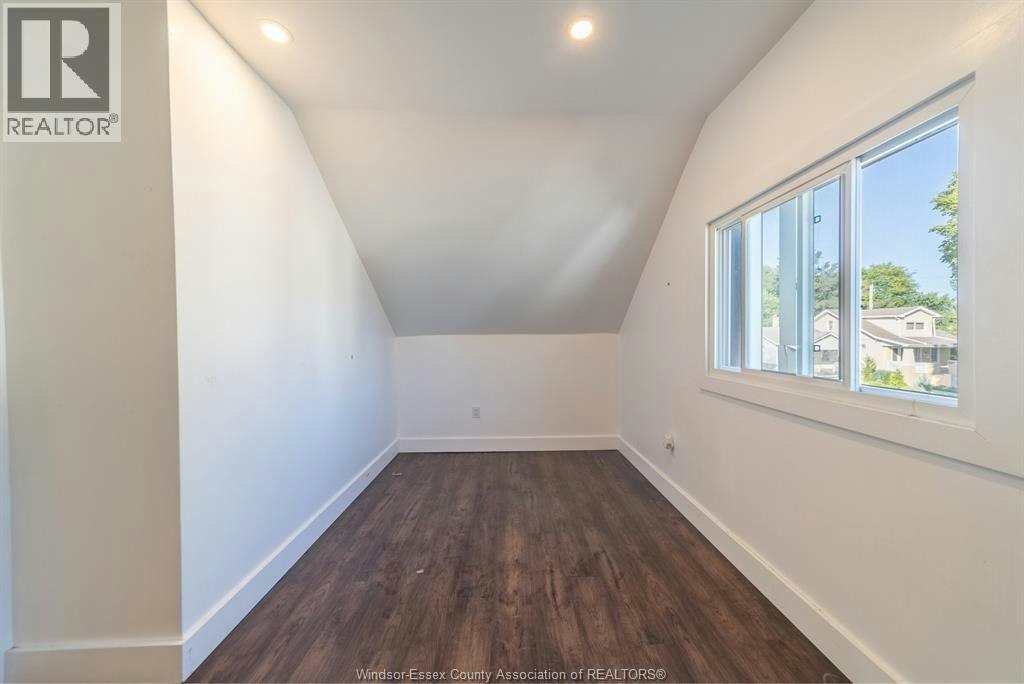 1354 Mckay Avenue, Windsor, ON, N9B 2B2 - 22