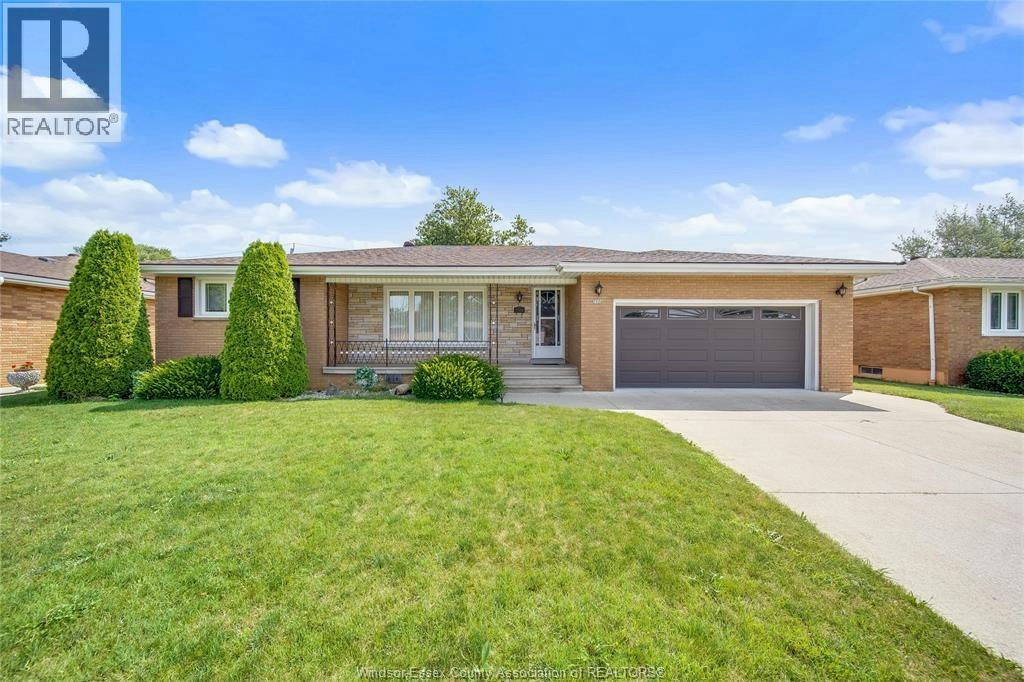 2506 Longfellow Avenue, Windsor, ON, N9E 2K9