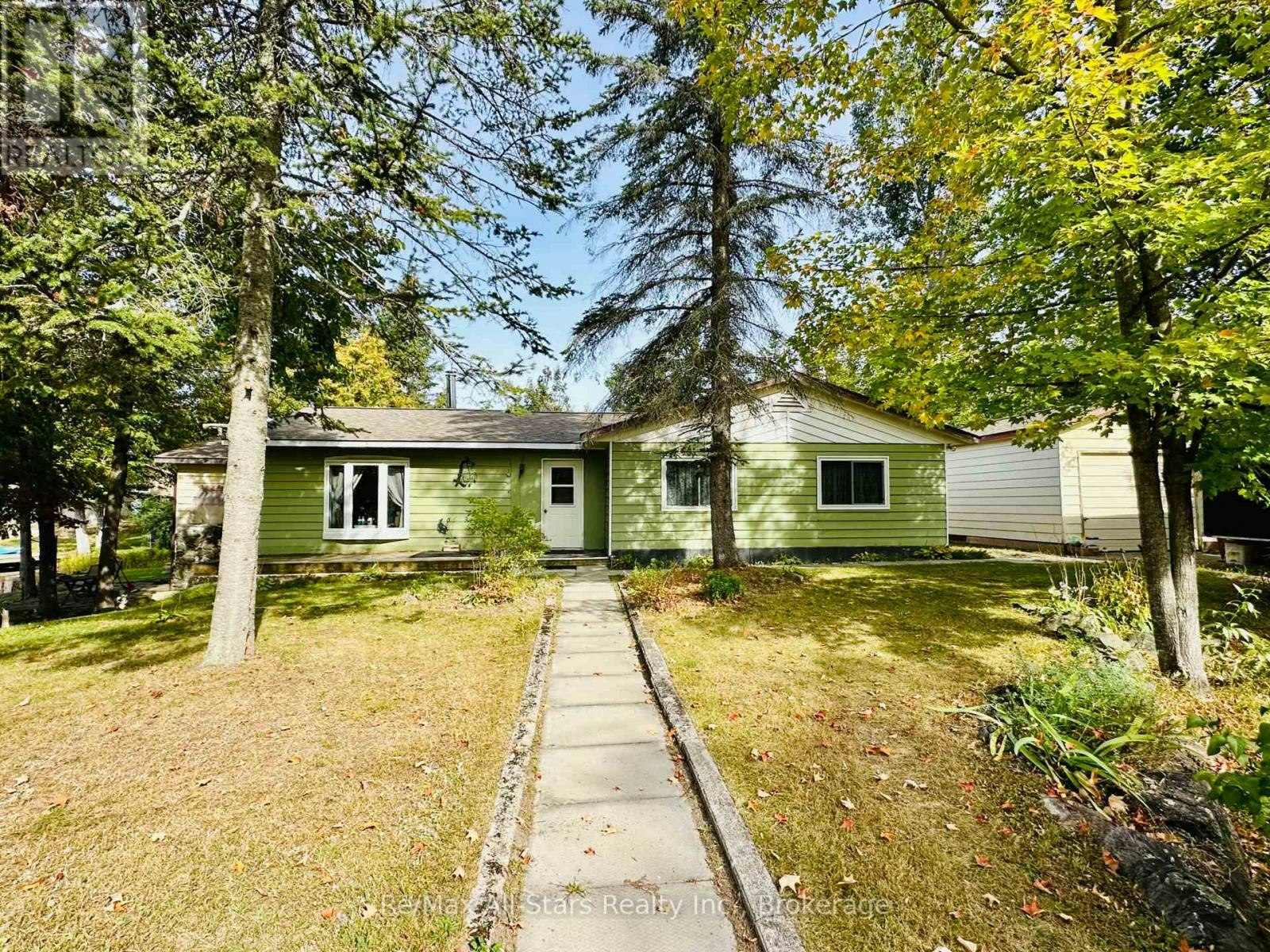 16 Peninsula Court, Galway-Cavendish and Harvey, ON, K0M 1A0
