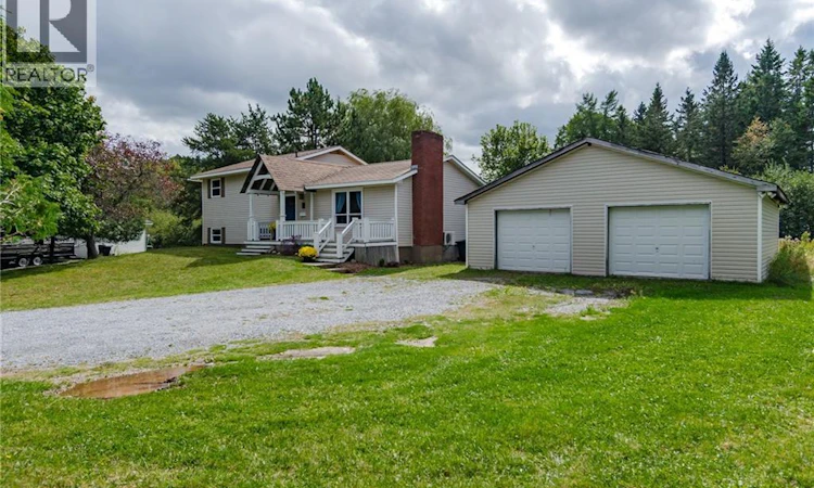 9 Woodward Crescent