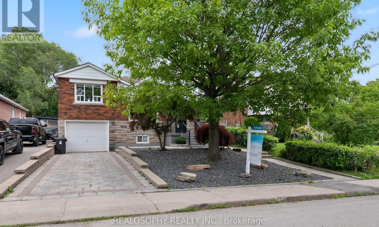 69 Squires Avenue