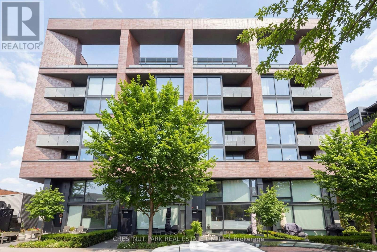 317-383 Sorauren Avenue, Toronto, ON, M6R 0A4