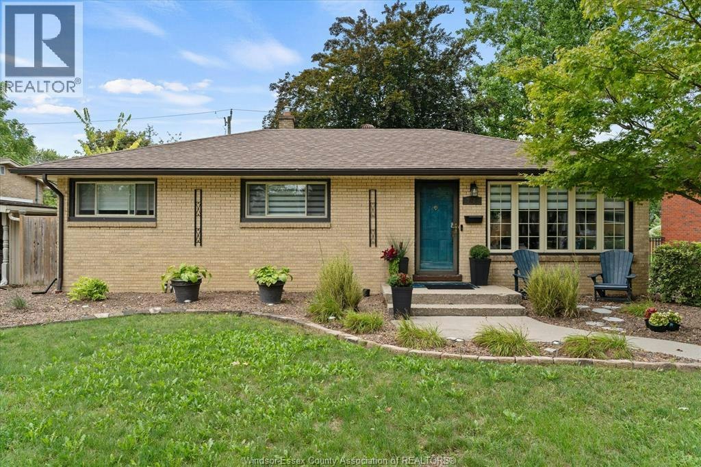 3425 Roxborough Boulevard, Windsor, ON, N9E 2Z9