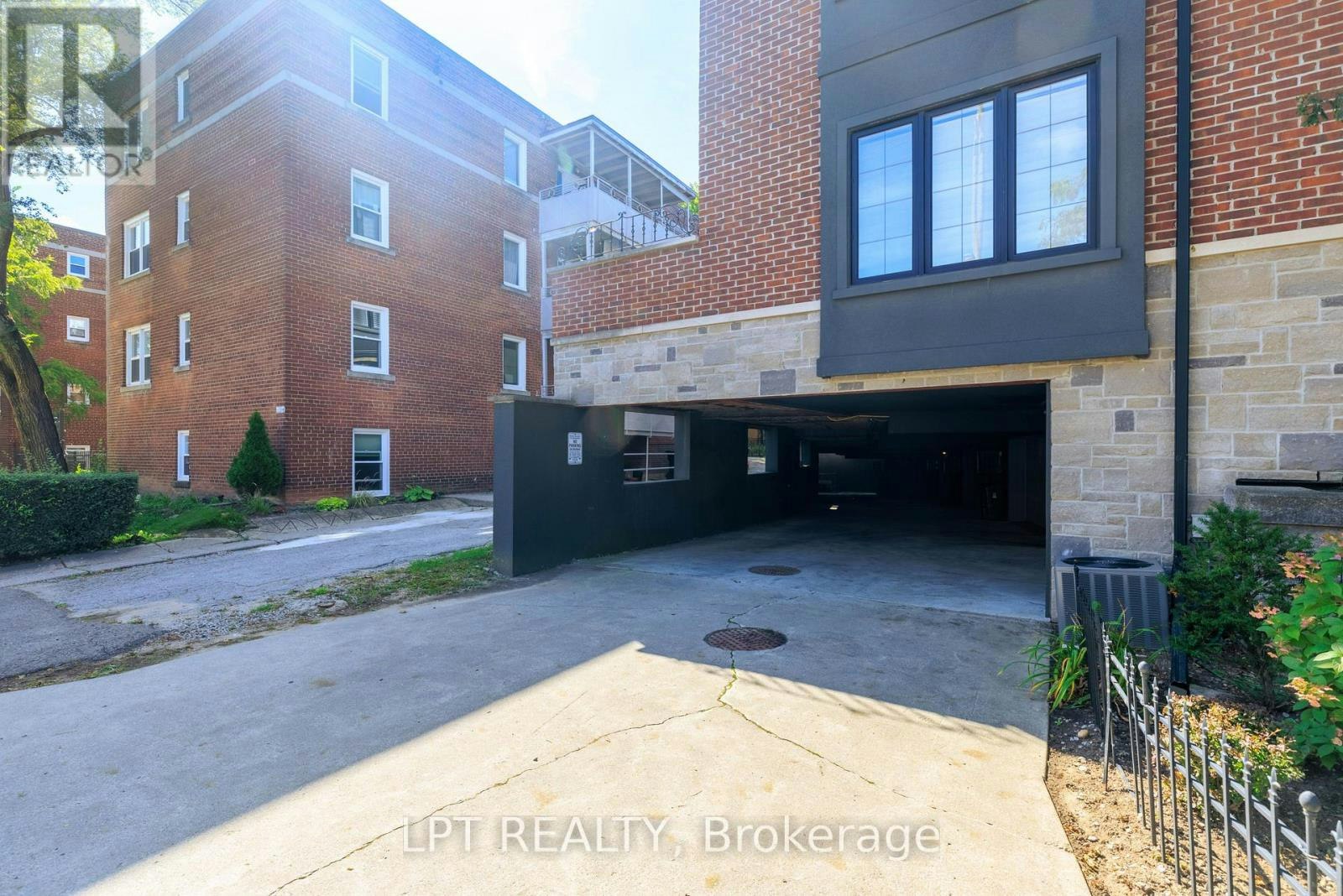 73B Rumsey Road, Toronto, ON, M4G 0C4 - 44