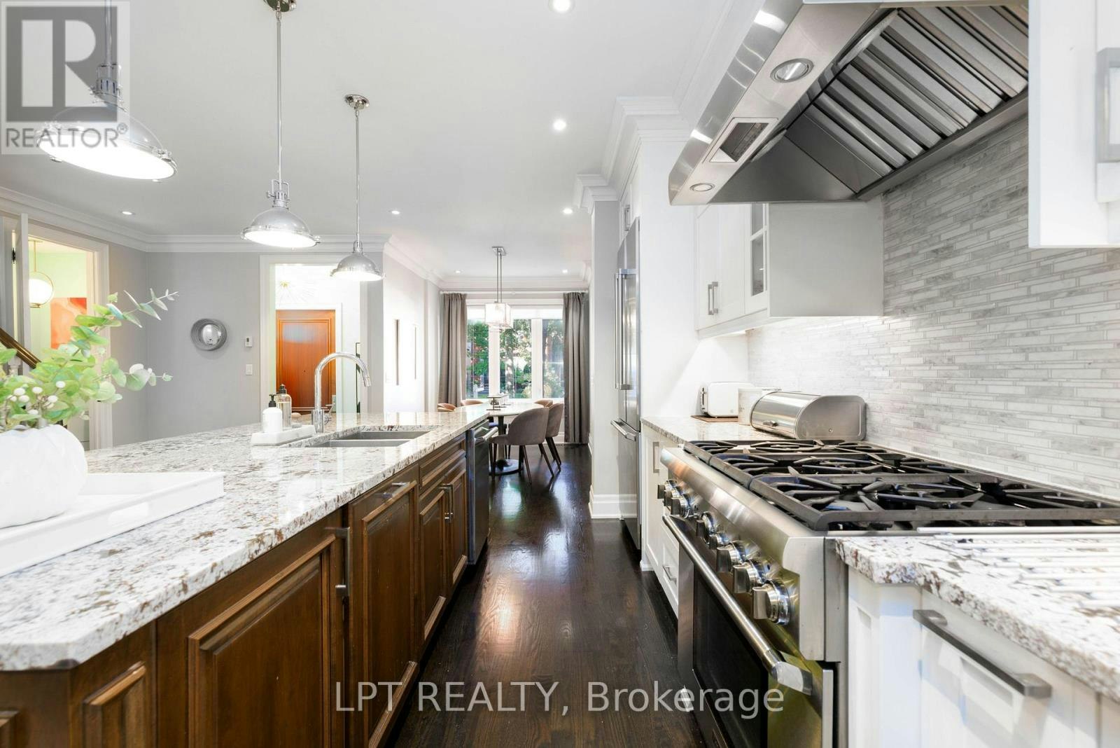 73B Rumsey Road, Toronto, ON, M4G 0C4 - 11