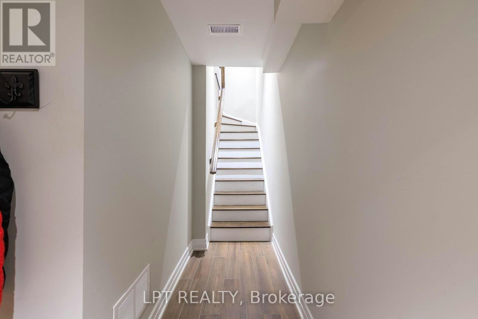 73B Rumsey Road, Toronto, ON, M4G 0C4 - 41