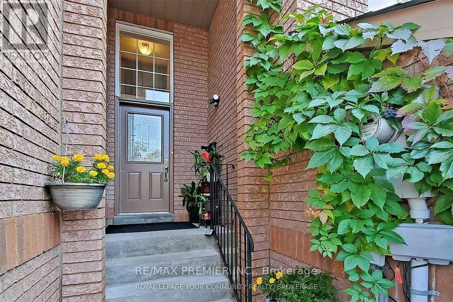 47 Tania Crescent, Vaughan, ON, L6A 2M8 - 2