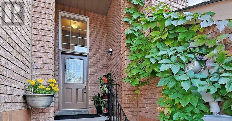 47 Tania Crescent, Vaughan, ON, L6A 2M8 - 2