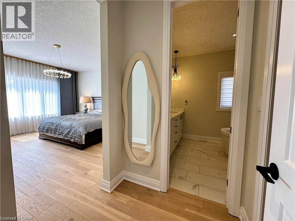 923 Eaglecrest Court, Kitchener, ON, N2K 0B8 - 26