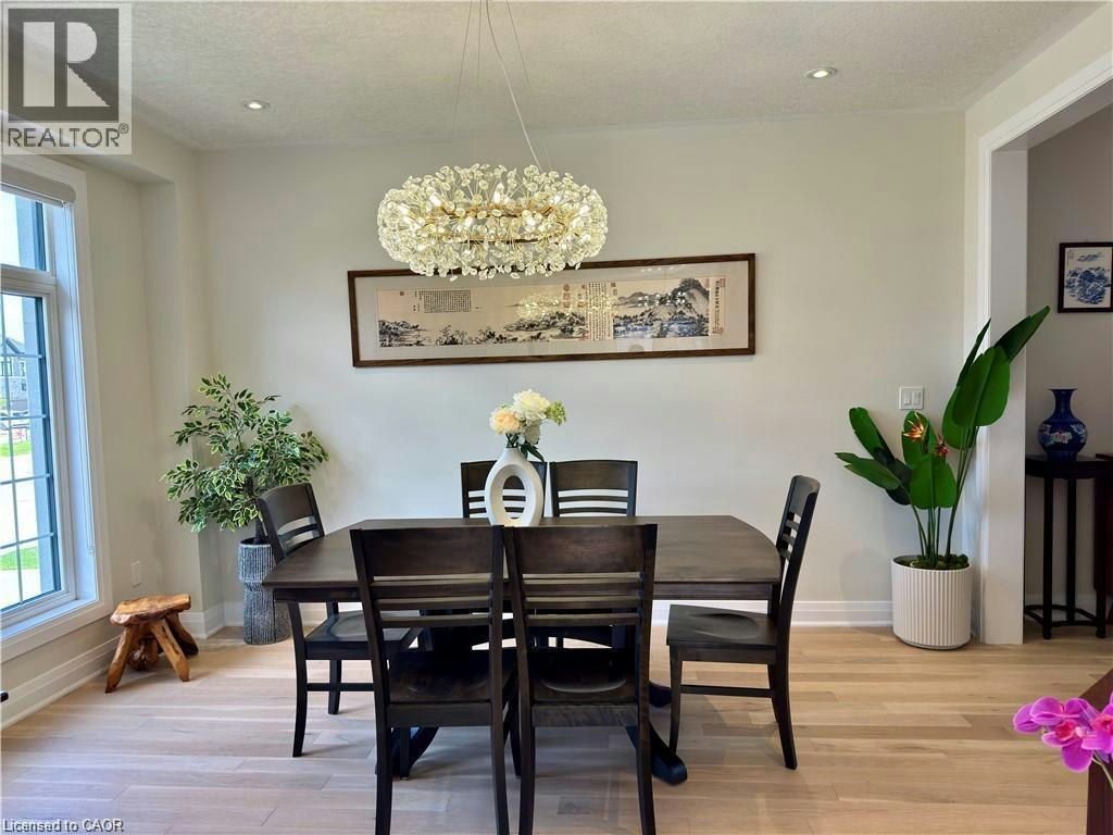 923 Eaglecrest Court, Kitchener, ON, N2K 0B8 - 7