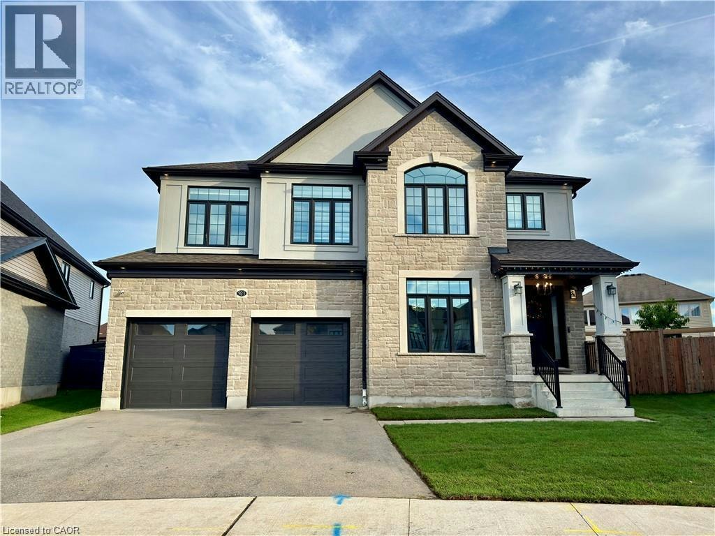 923 Eaglecrest Court, Kitchener, ON, N2K 0B8 - 3