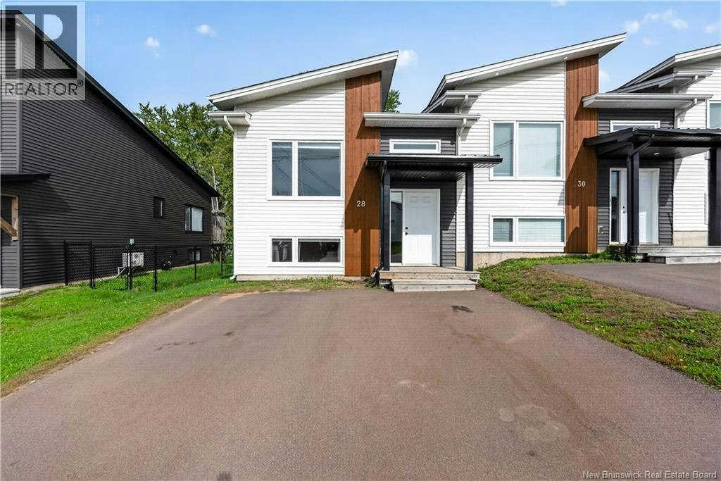 28 De La Colline Street, Dieppe, NB, E1A 6N3
