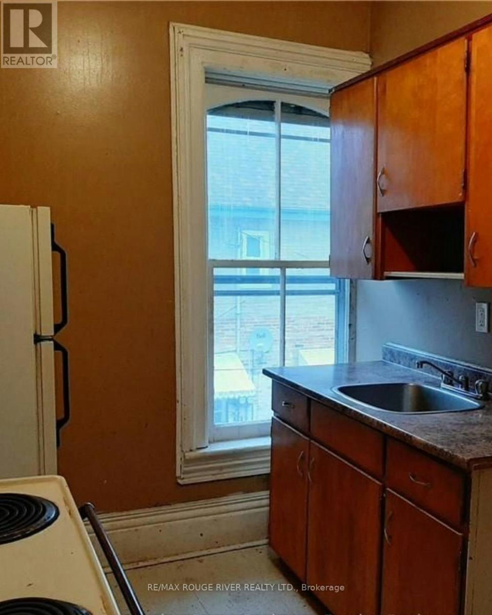 51-47 Lafayette Avenue Avenue, Peterborough, ON, K9J 5C1 - 2