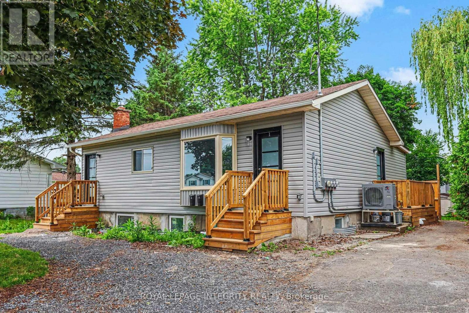 1-1936 Belcourt Boulevard, Ottawa, ON, K1C 1M5 - 2