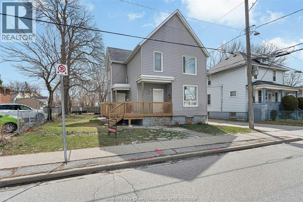 559 Assumption, Windsor, ON, N9A 3B3