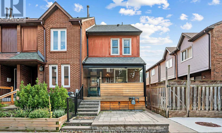 153 Lambertlodge Avenue