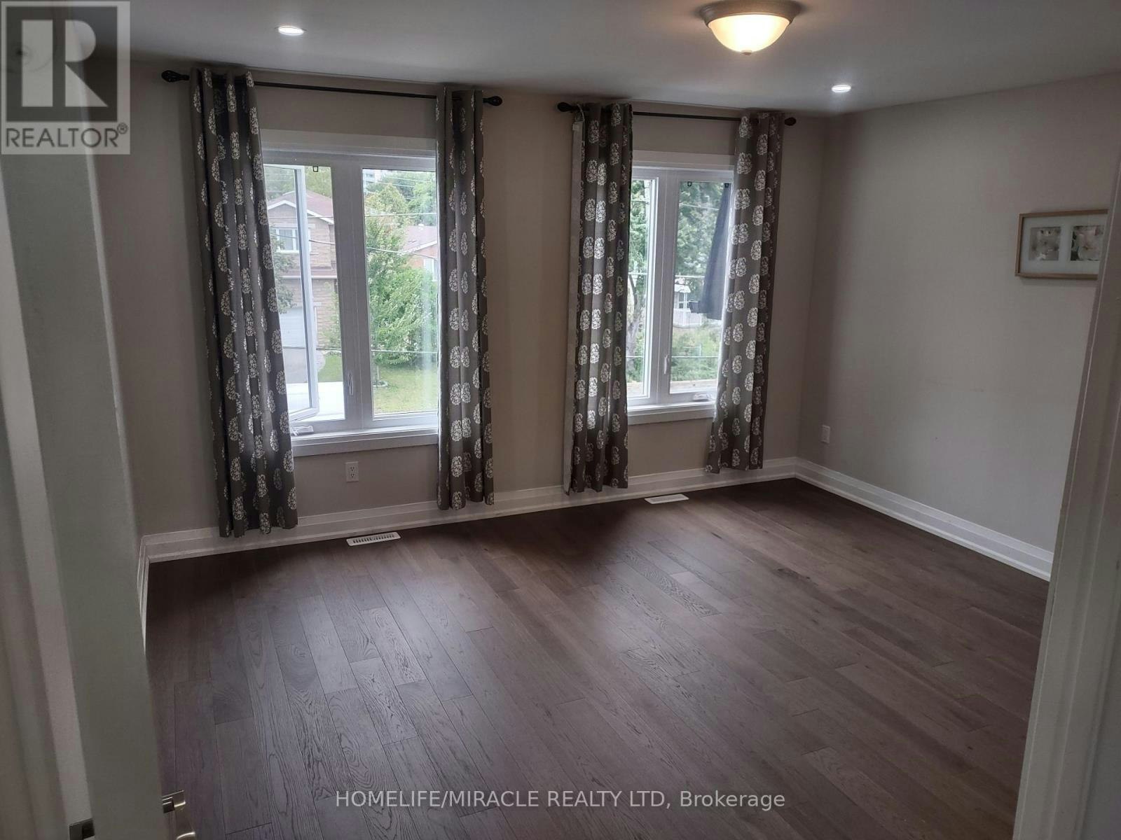 688B Midland Avenue, Toronto, ON, M1K 4C6 - 10
