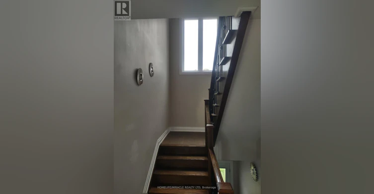 688B Midland Avenue, Toronto, ON, M1K 4C6 - 8