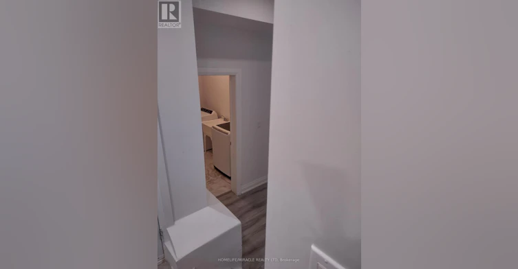 688B Midland Avenue, Toronto, ON, M1K 4C6 - 17
