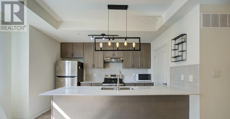 83-370 Red Maple Road, Richmond Hill, ON, L4C 5T4 - 2