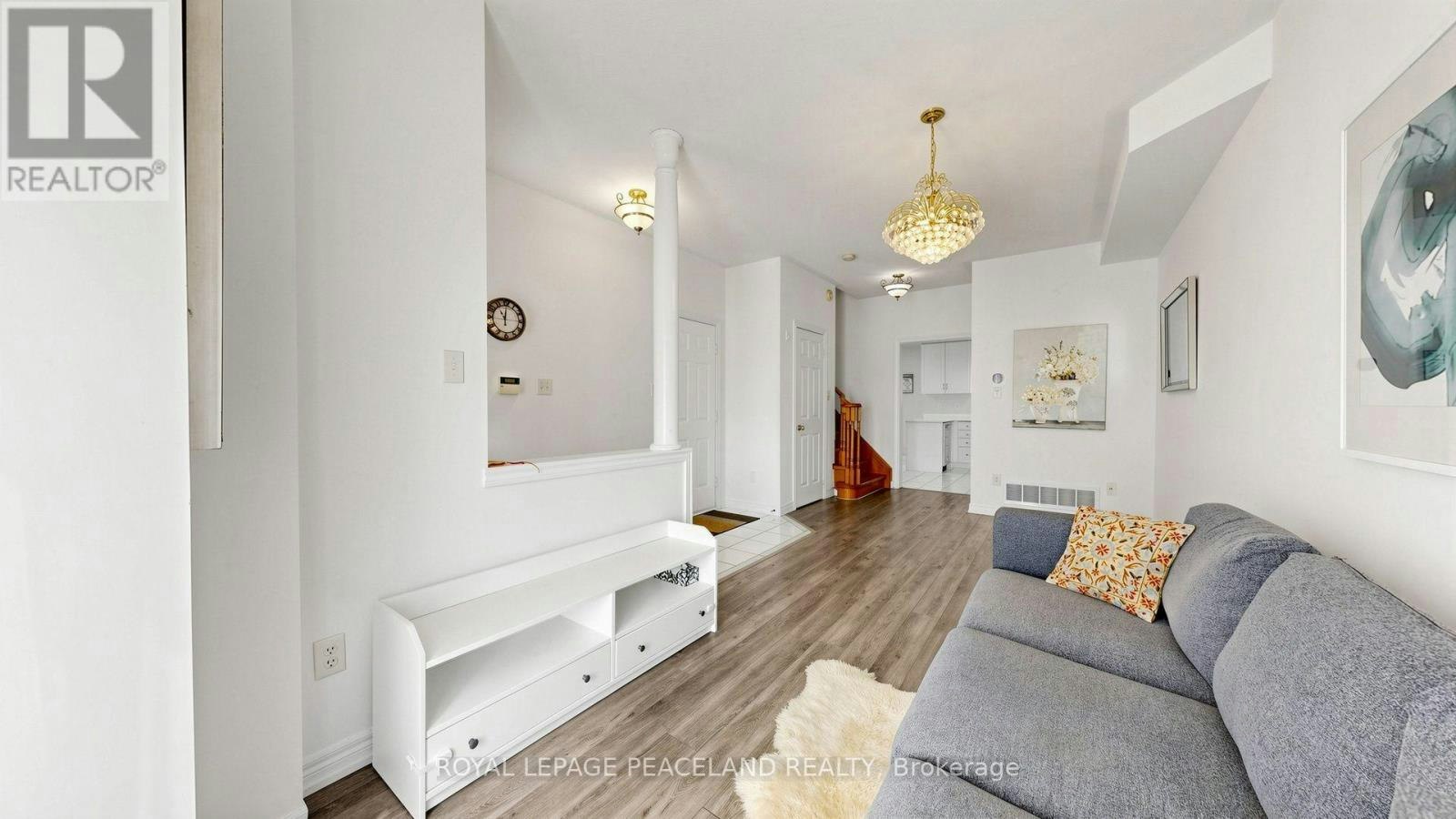 246 Farmstead Road, Richmond Hill, ON, L4S 2J8 3
