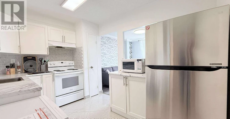 909-4645 Jane Street, Toronto, ON, M3N 2K9 - 4