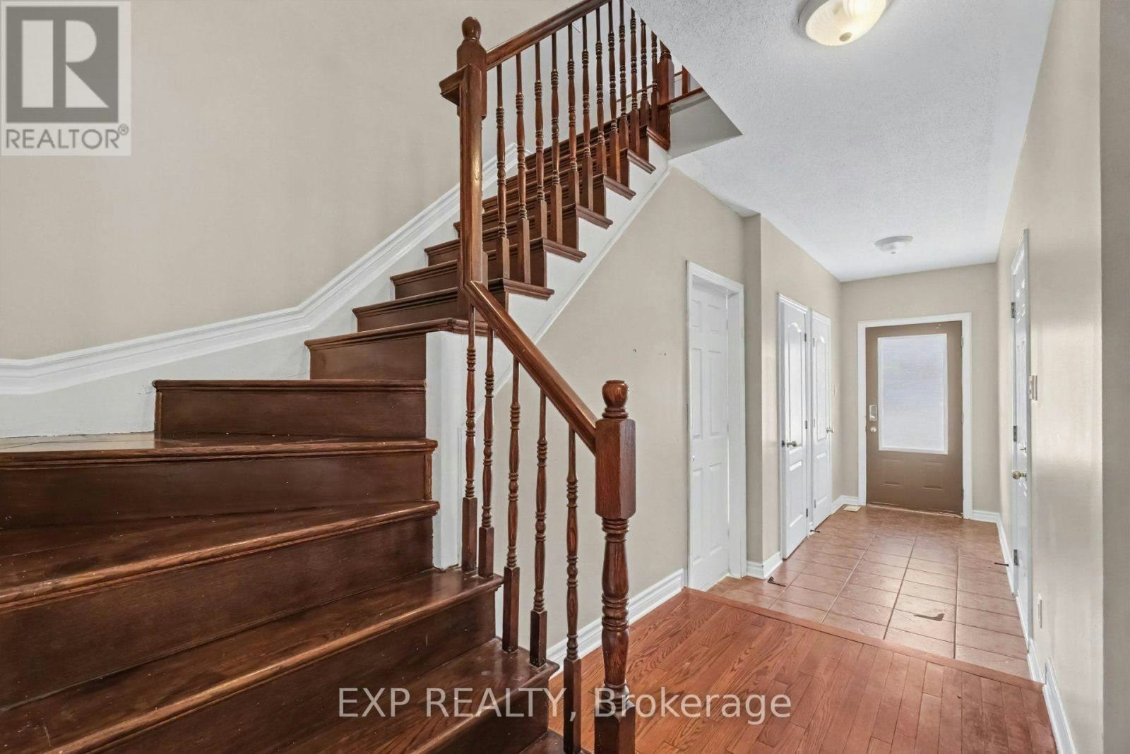 4077 Kelly Farm Drive, Ottawa, ON, K1T 4J3 - 4