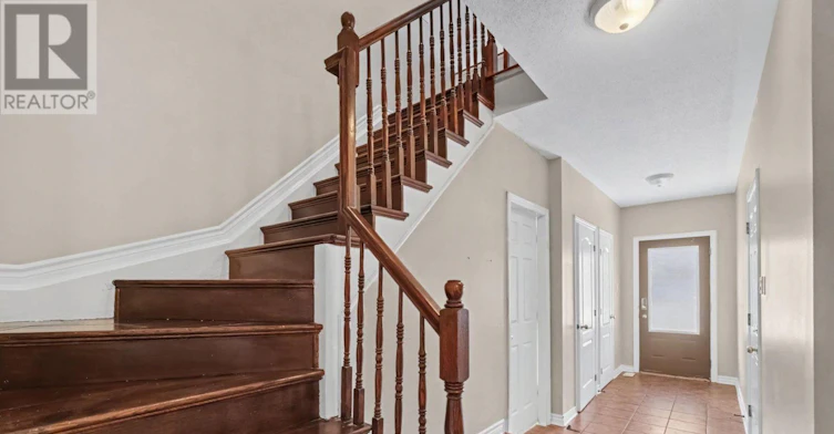 4077 Kelly Farm Drive, Ottawa, ON, K1T 4J3 - 4