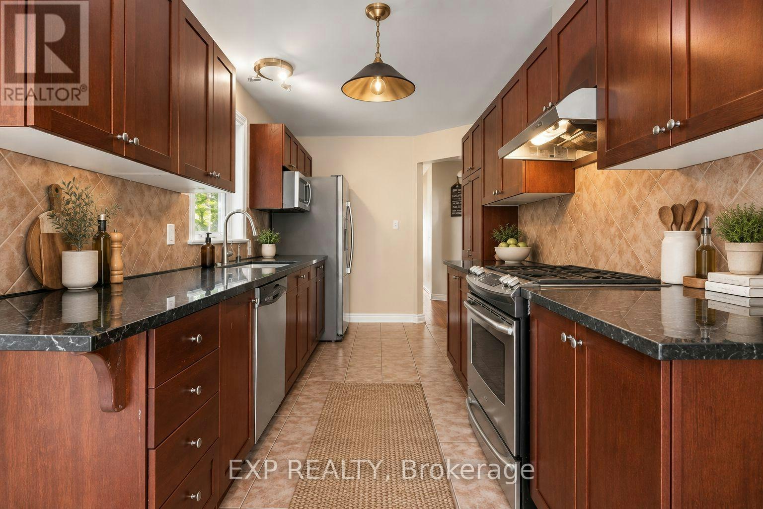 4077 Kelly Farm Drive, Ottawa, ON, K1T 4J3 - 9