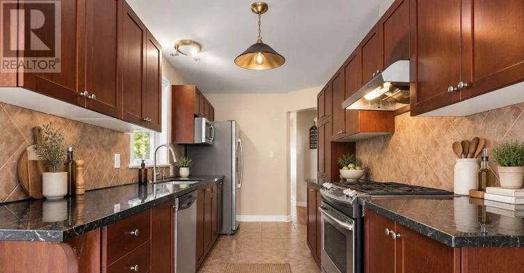 4077 Kelly Farm Drive, Ottawa, ON, K1T 4J3 - 9