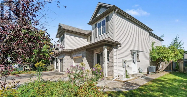 4077 Kelly Farm Drive, Ottawa, ON, K1T 4J3 - 2