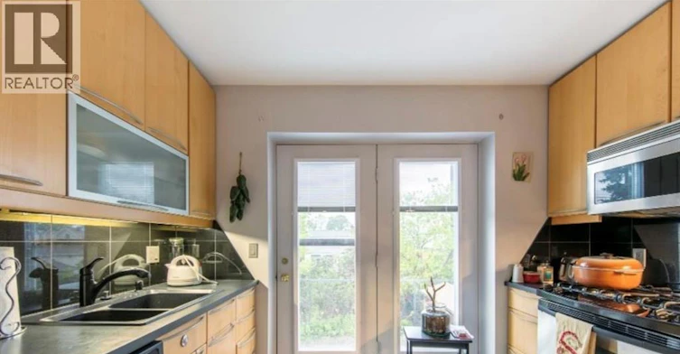 UPPER-1679 Drouillard, Windsor, ON, N8Y 2S4 - 2