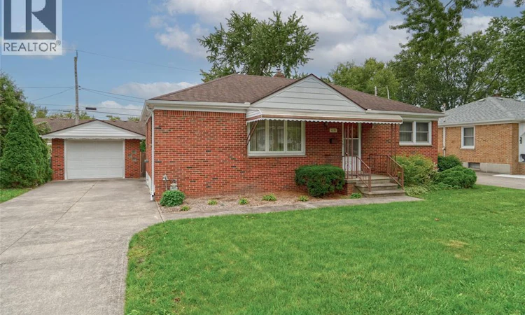 1051 Grand Marais Road West