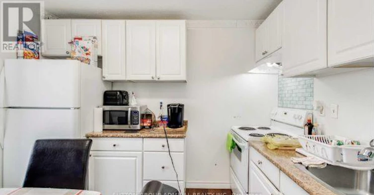 UPPER-2538 Weston Road, Toronto, ON, M9N 2A6 - 10