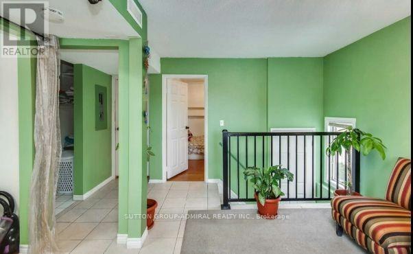UPPER-2538 Weston Road, Toronto, ON, M9N 2A6 - 7